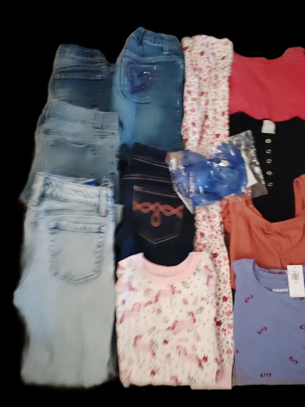 HUGE LOT OF CLOTHES TOPS JEANS OUTFITS OLD NAVY EPIC THREADS~GIRLS SIZE M 7-8